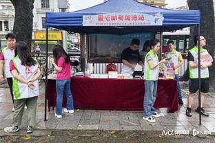 记者：特狮正式决定接受背部手术，目标明年3月国际比赛日复出